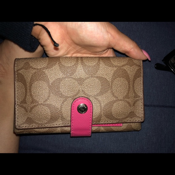 Gently used Coach Wallet - Picture 3 of 3